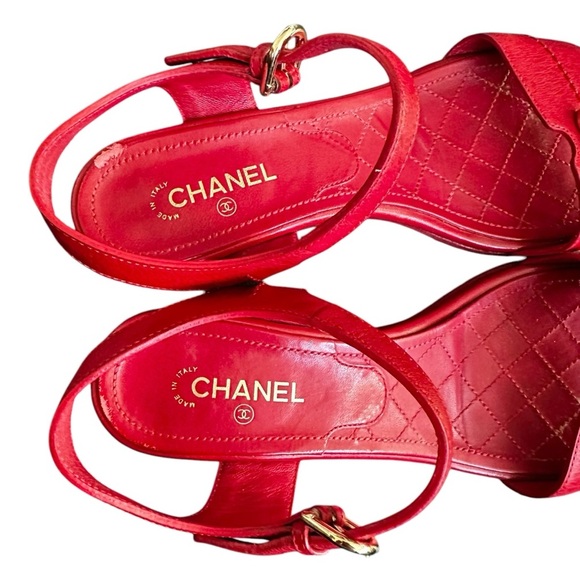Authentic CHANEL Red Lambskin Leather Mattelasse & Gold Sandals Dress Shoes 37 C - Picture 12 of 16